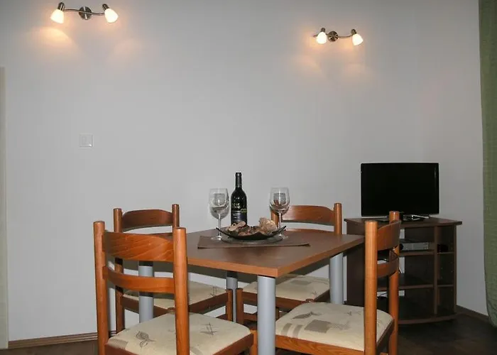 In Okrug Gornji With Sea View, Terrace, Air Conditioning, Wifi 5069-4 特罗吉尔
