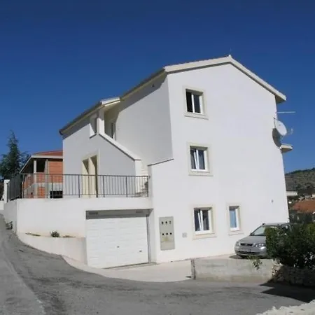 In Okrug Gornji With Sea View, Terrace, Air Conditioning, Wifi 5069-4 *