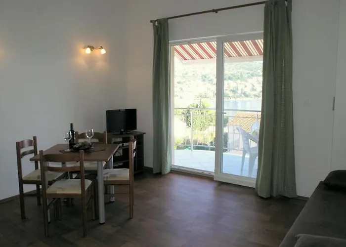 In Okrug Gornji With Sea View, Terrace, Air Conditioning, Wifi 5069-4